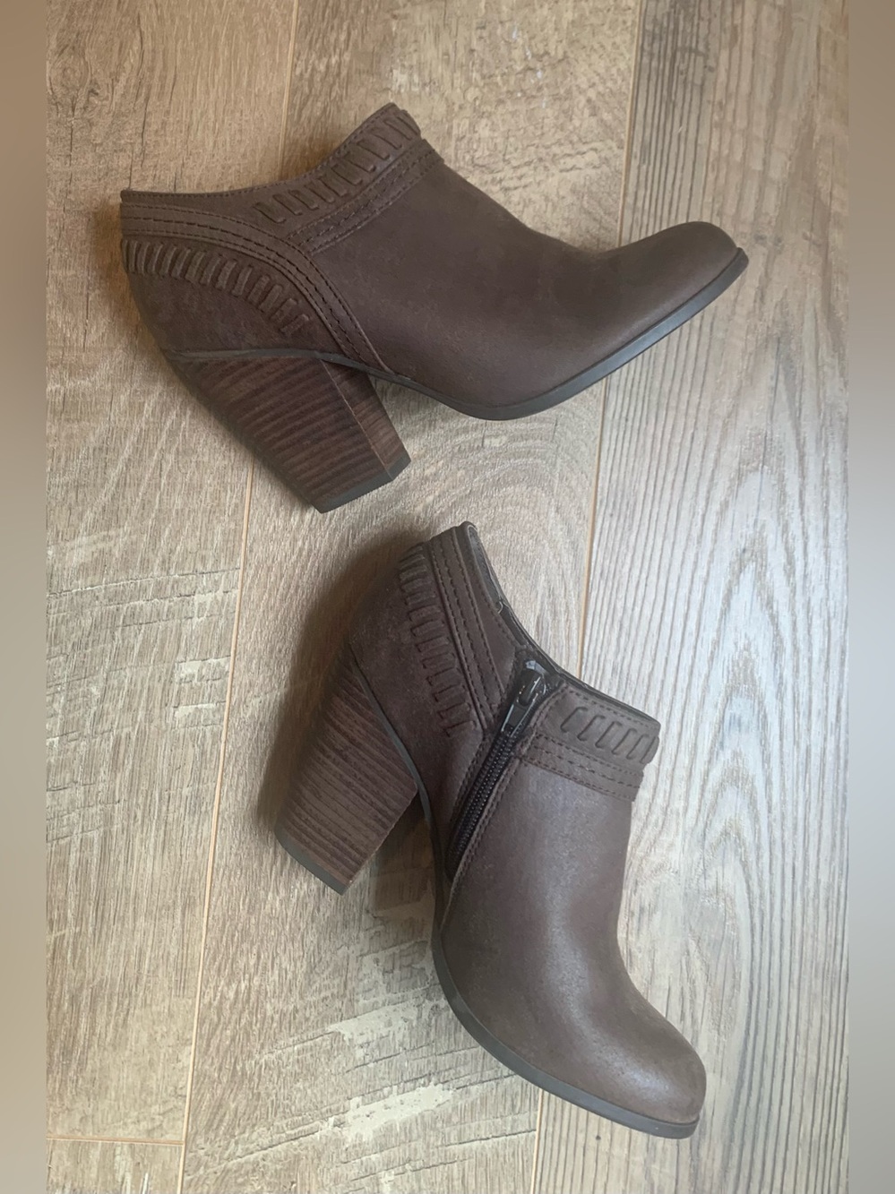 Carlos Santana Brown Suede-Look Ankle Booties with Stacked Heel NWOT - 8M
